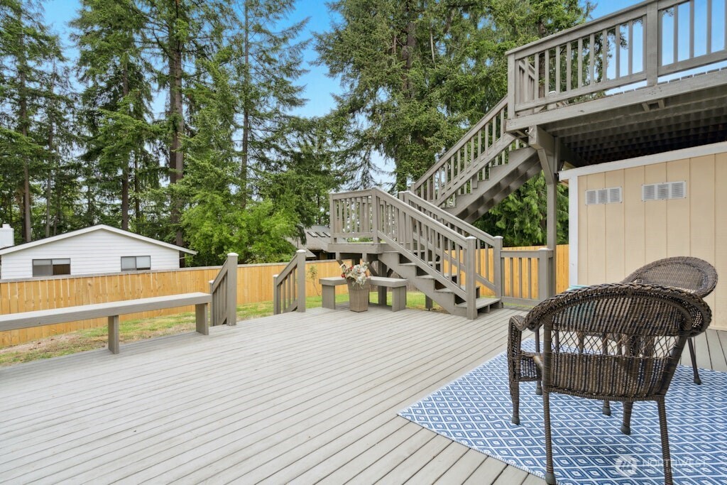 1115 207th Place Property Photo 8