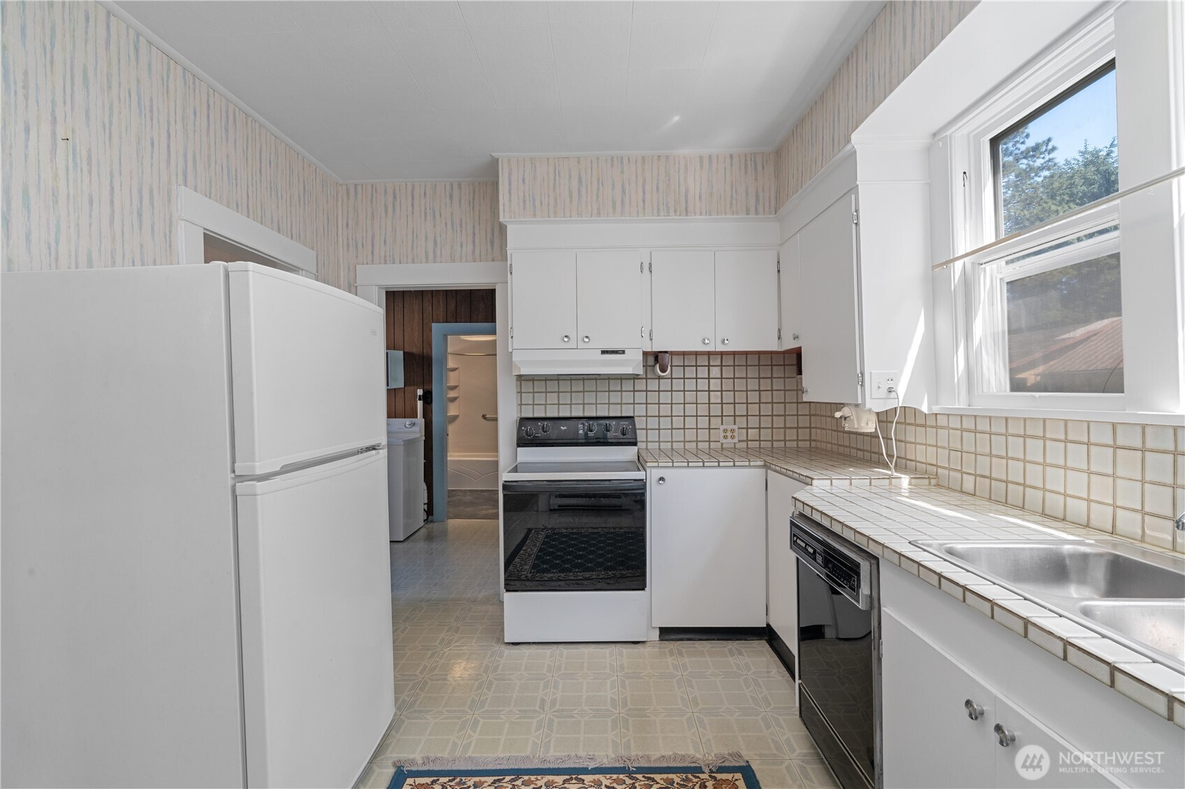 620 6th Street Property Photo 10