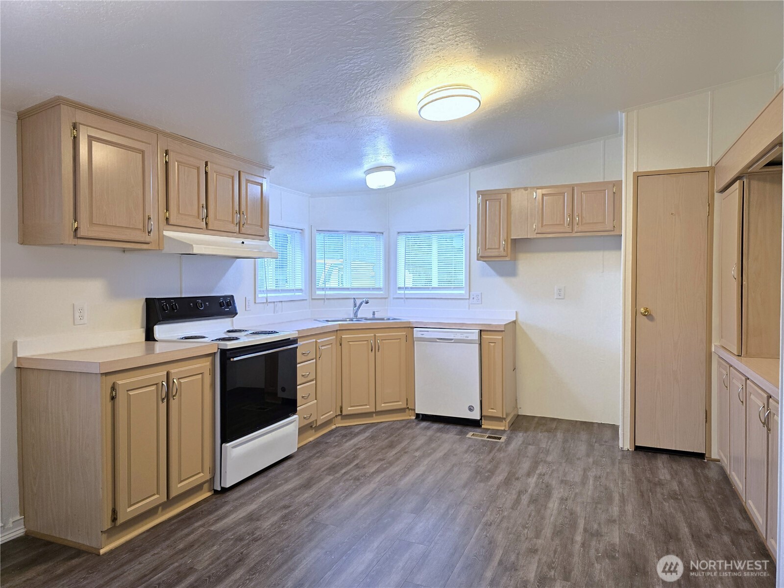 151 Nix Lane Property Photo 3