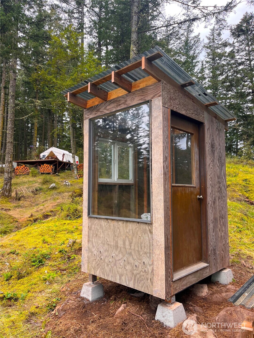 1407 Obstruction Pass Road Property Photo 18