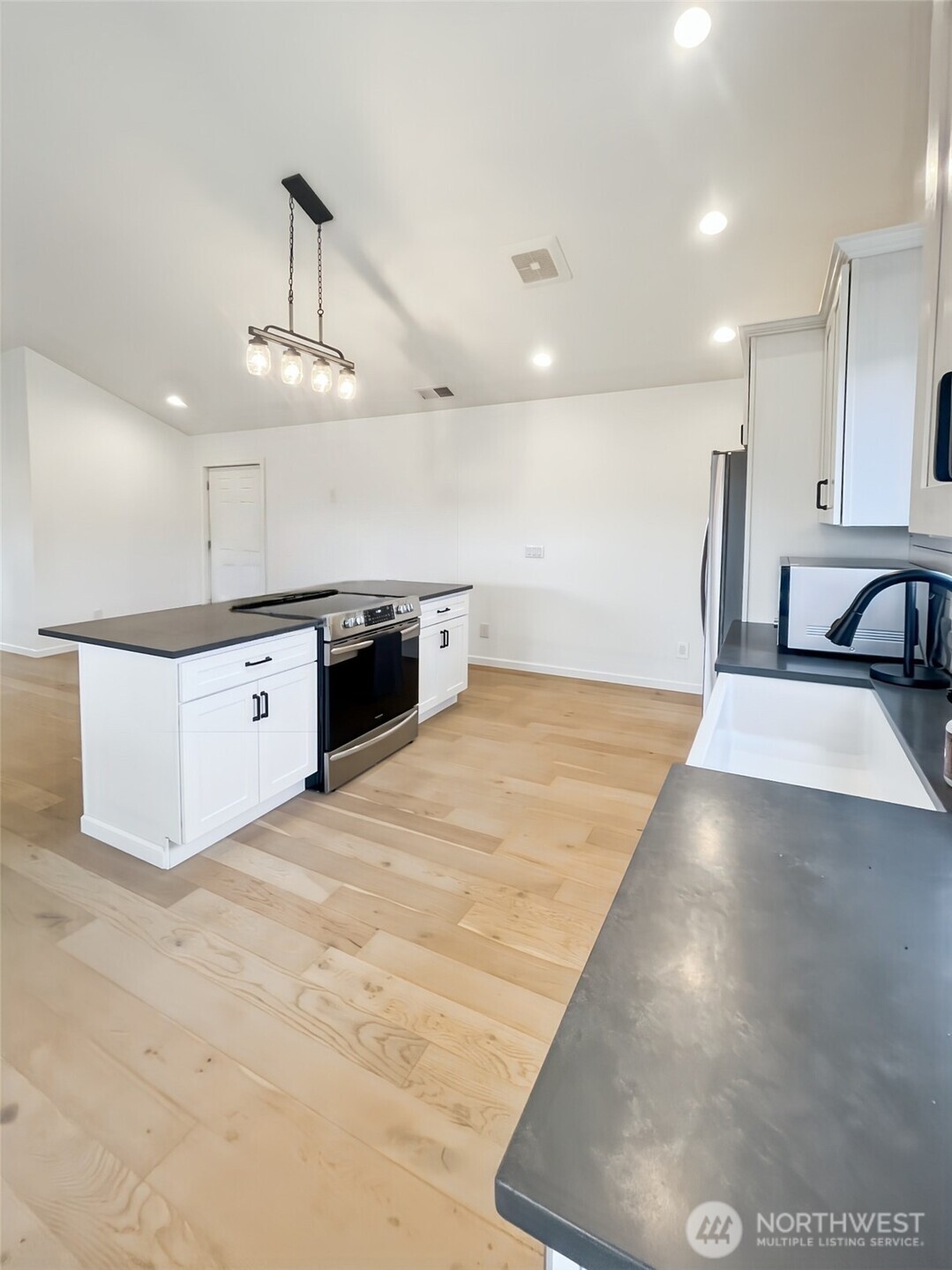 600 Harrison Street Property Photo 13