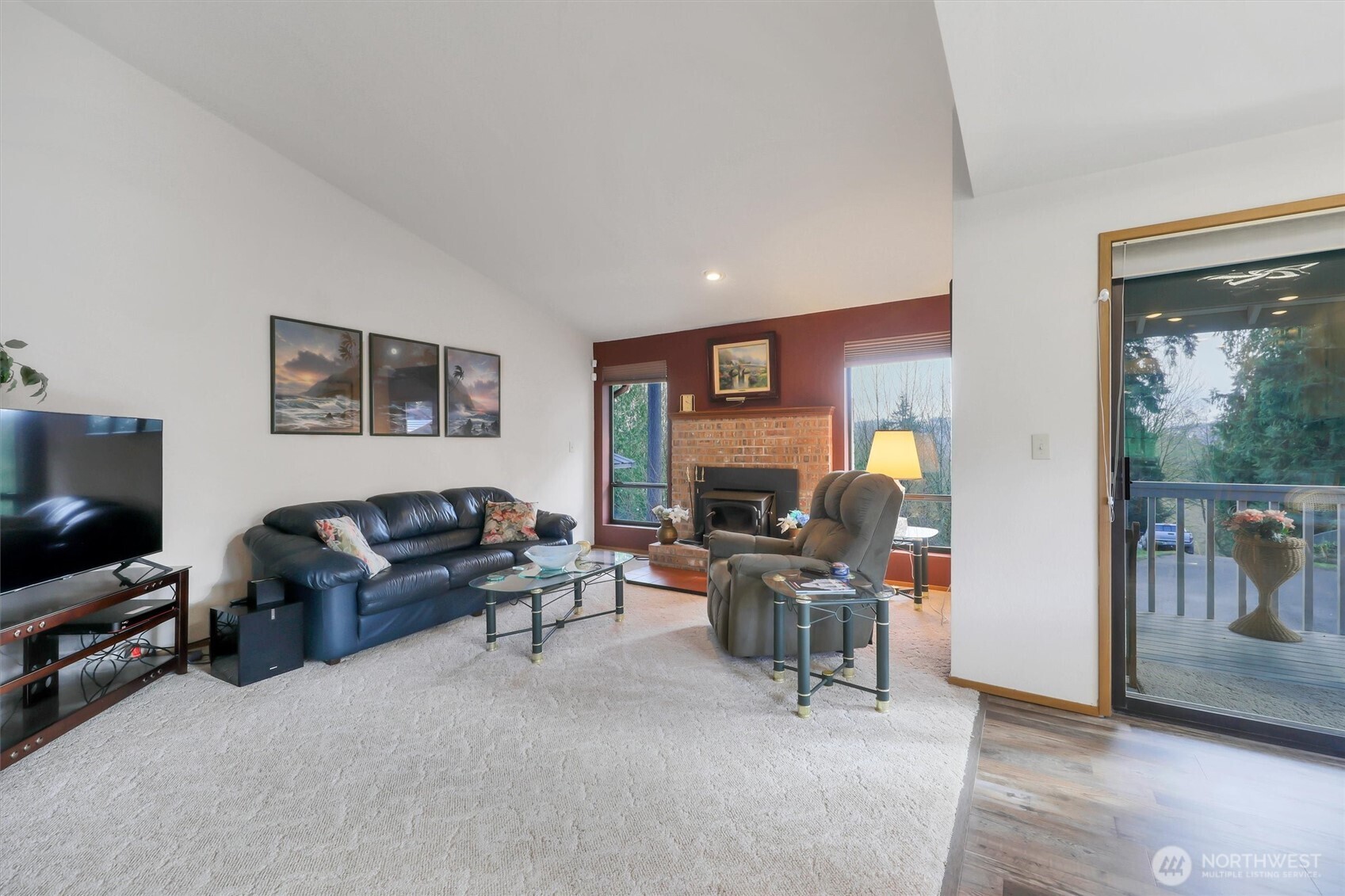 16714 Broadway Avenue Property Photo 6