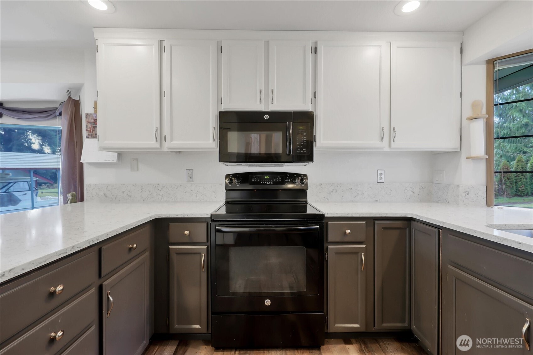 16714 Broadway Avenue Property Photo 11