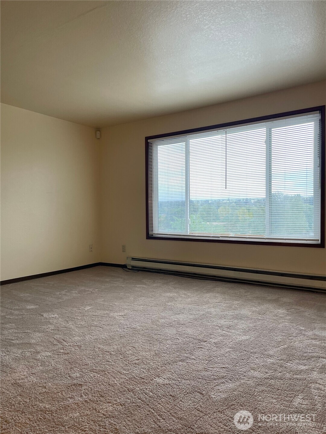 15043 8th Avenue Property Photo 6
