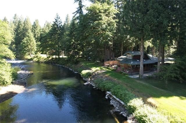 24527 250th Avenue Property Photo 4