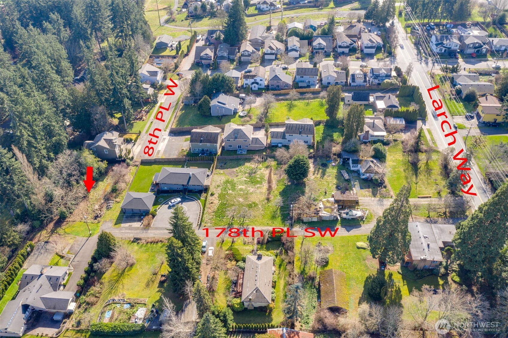 808 178th Place Property Photo 3