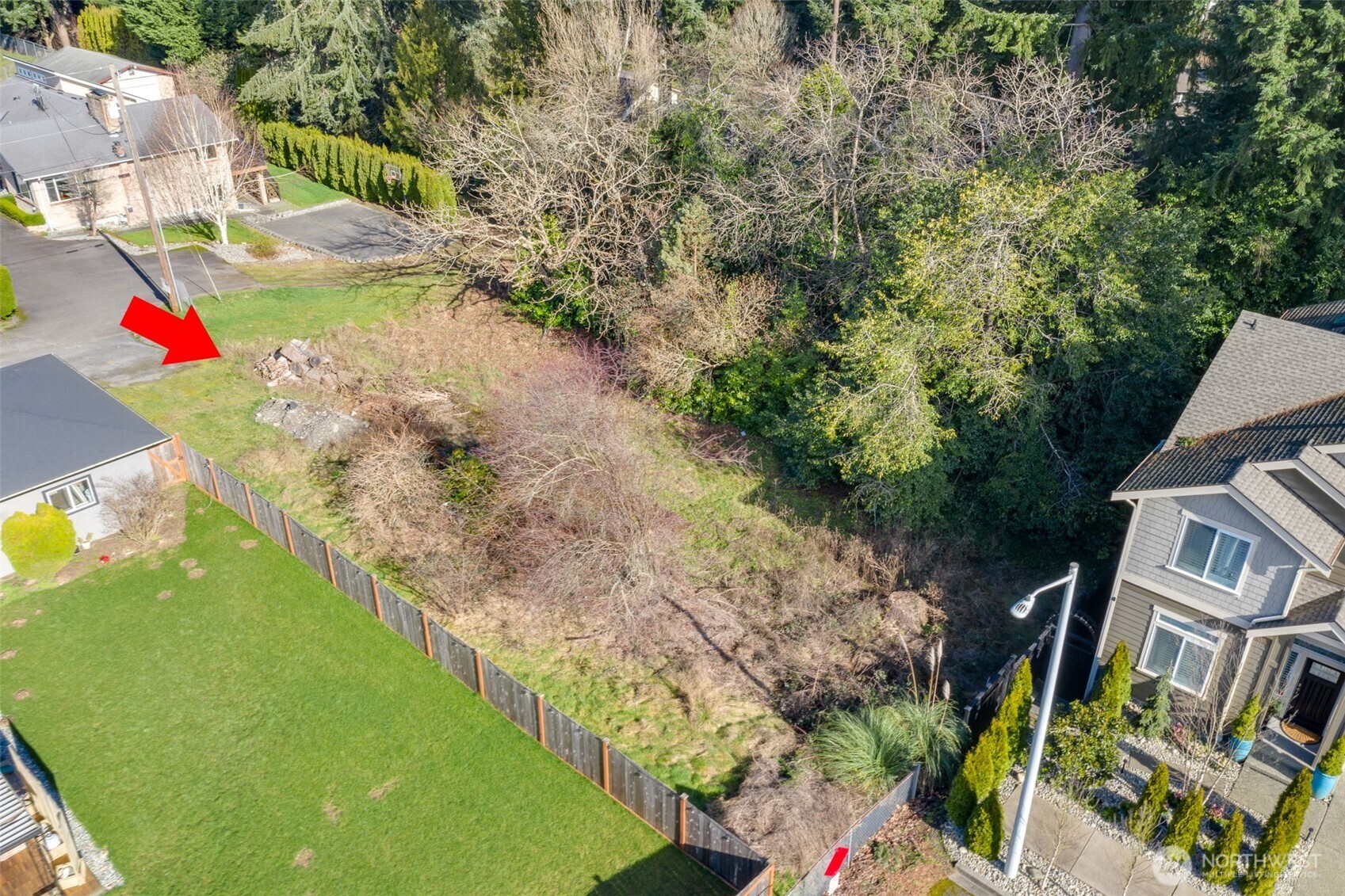 808 178th Place Property Photo 4