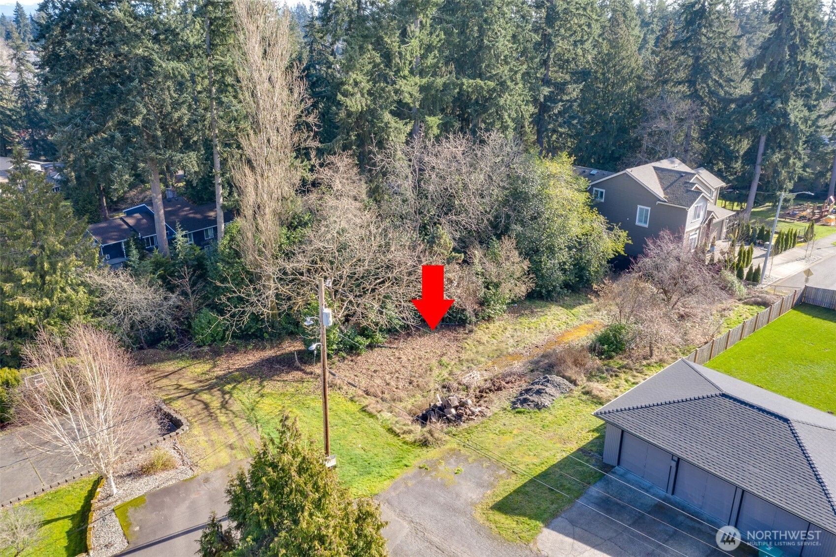 808 178th Place Property Photo 6