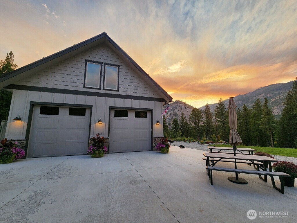 340 Mossback Lane Property Photo 4