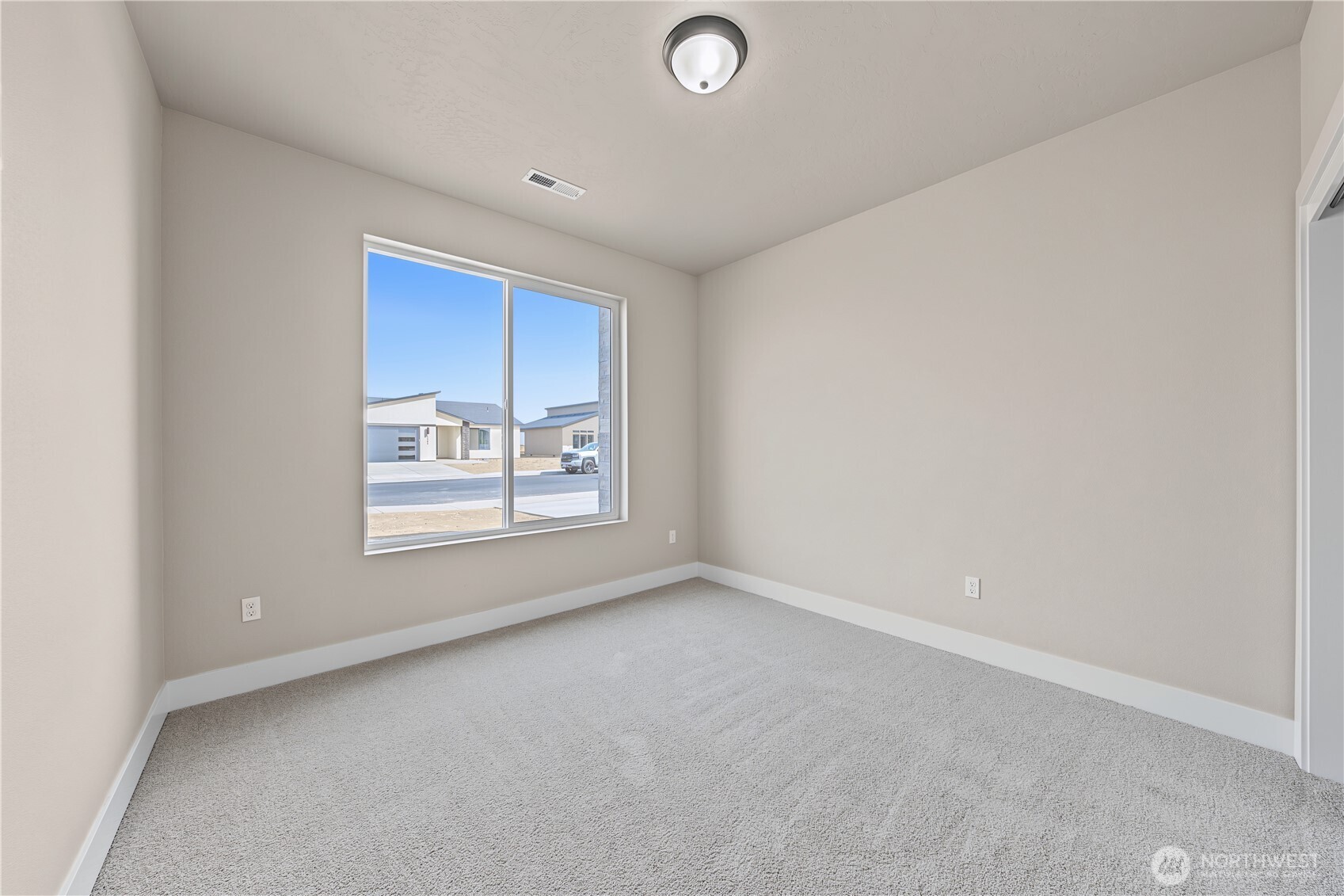 1134 E Mt Hood Street Property Photo 21
