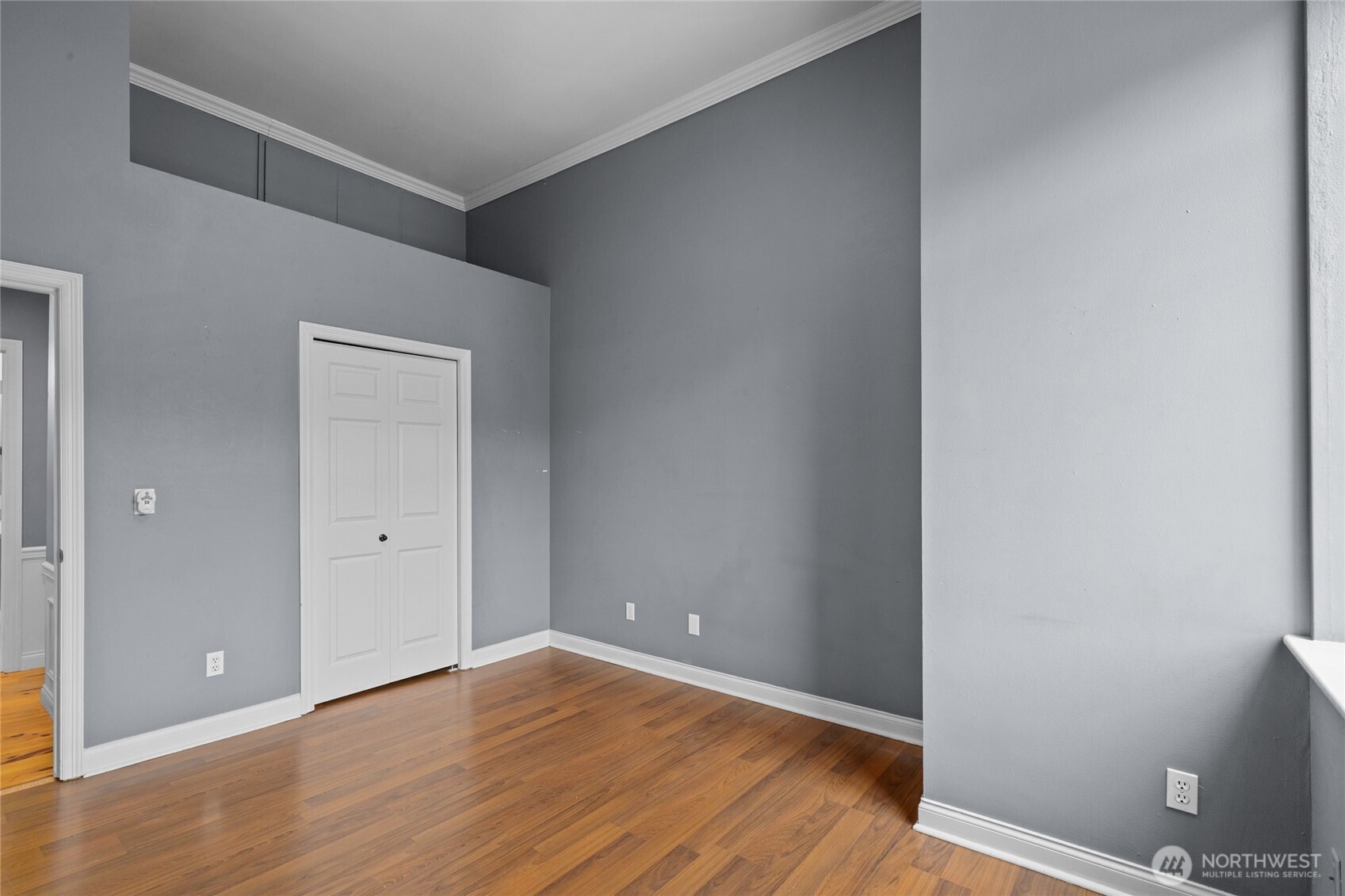 202 E Third Street 210 Property Photo 24
