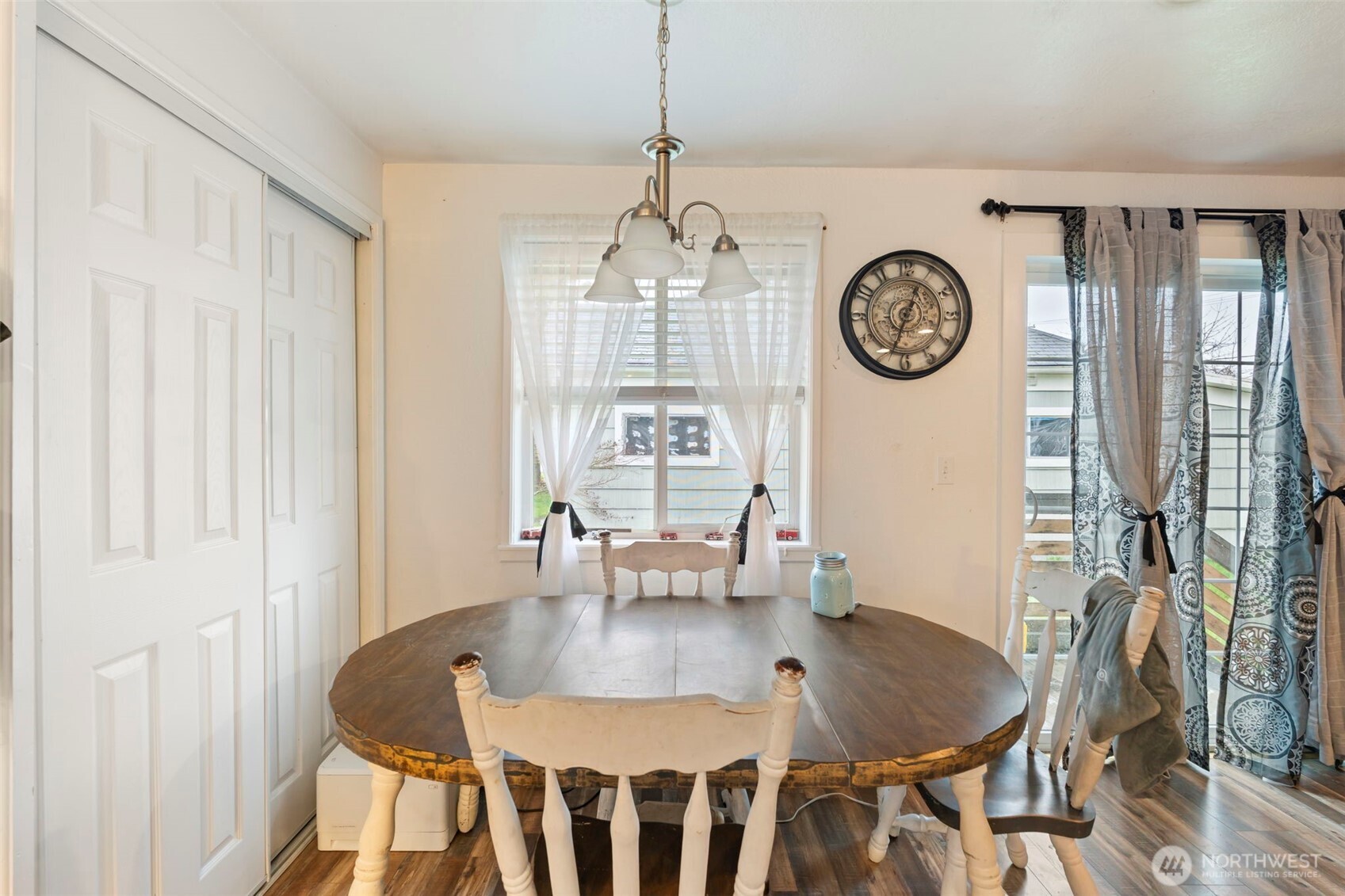 1025 E St Property Photo 9
