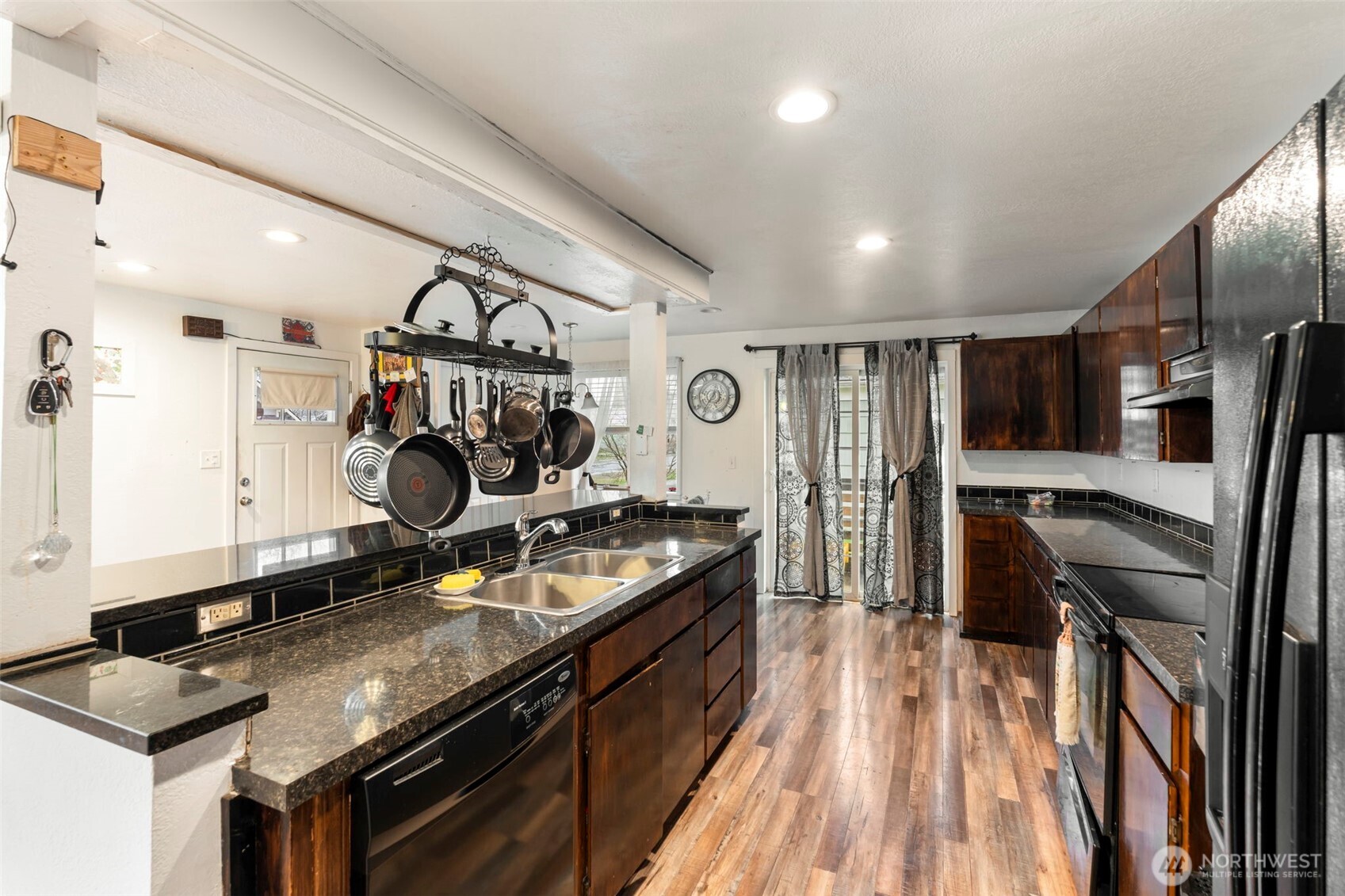 1025 E St Property Photo 12