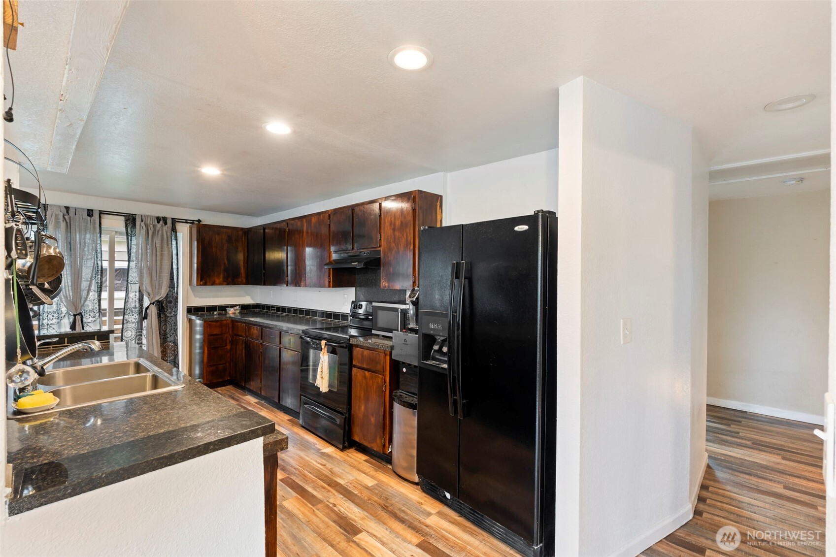 1025 E St Property Photo 13