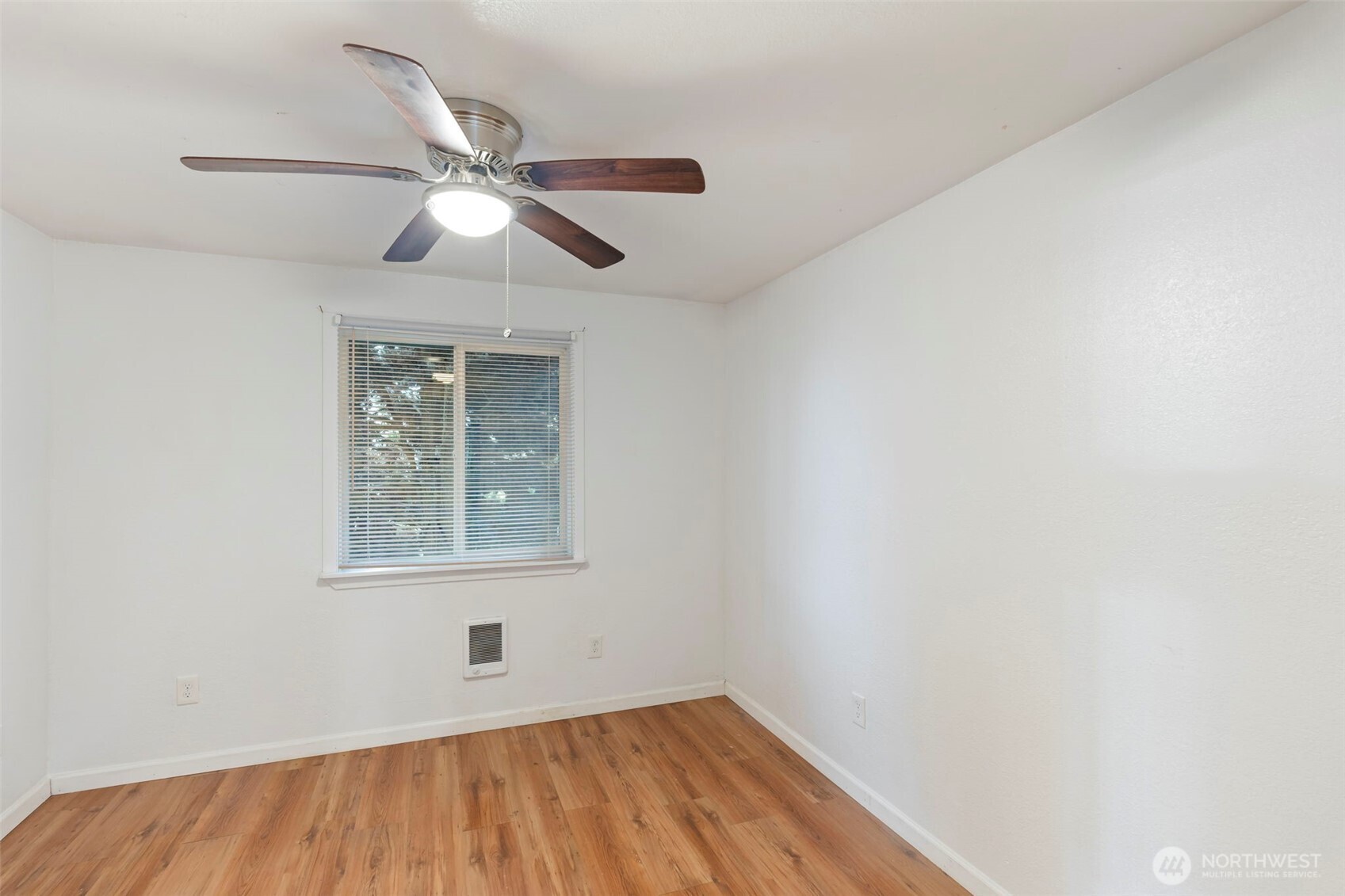 1025 E St Property Photo 14