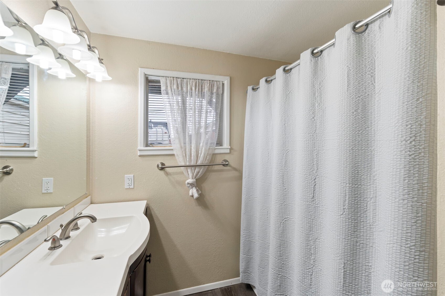 1025 E St Property Photo 16