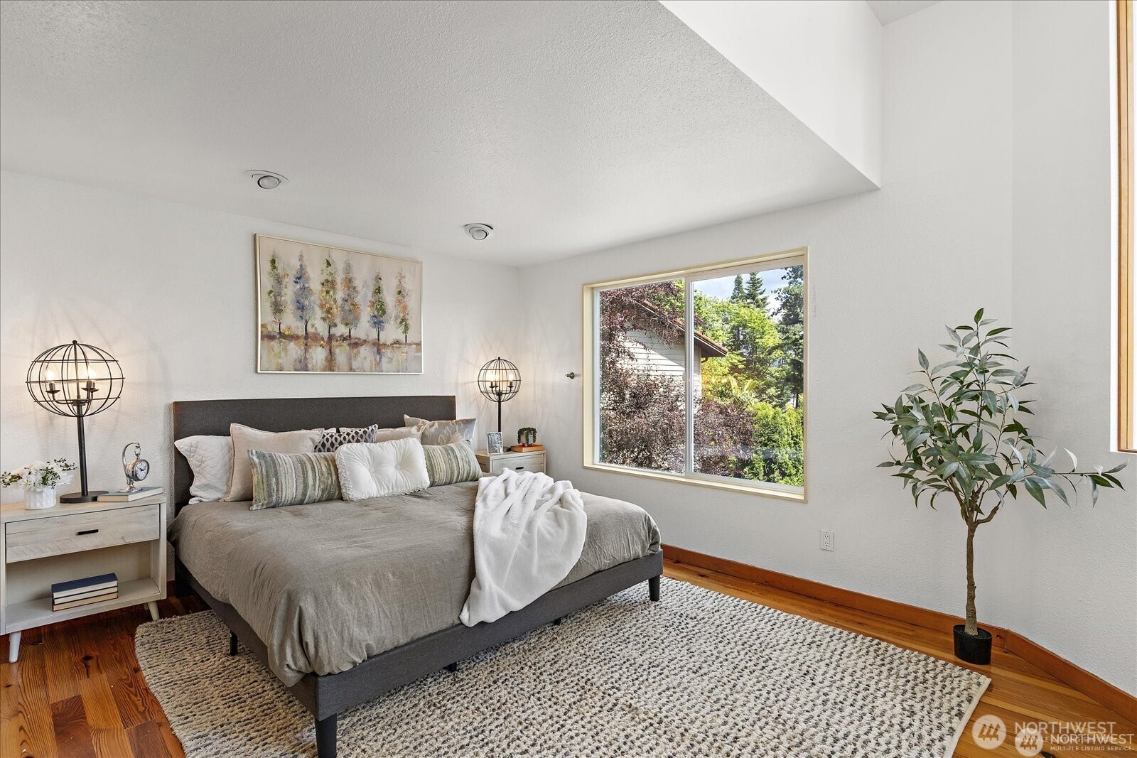8526 E Mercer Way Property Photo 17