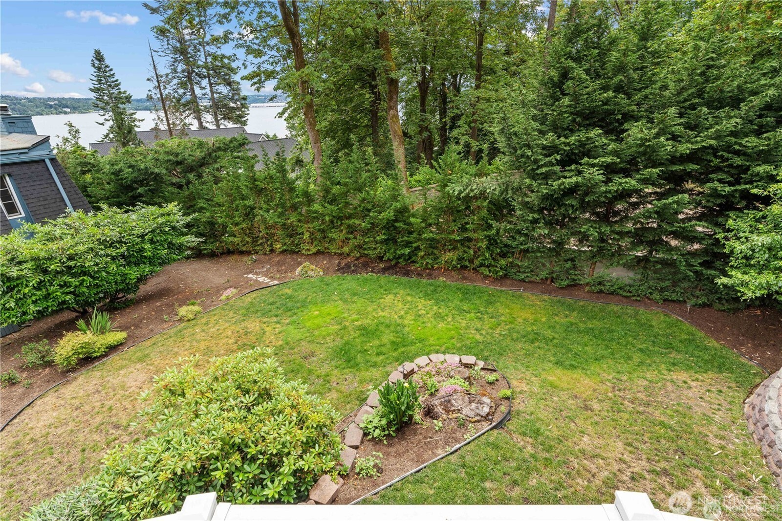 8526 E Mercer Way Property Photo 36