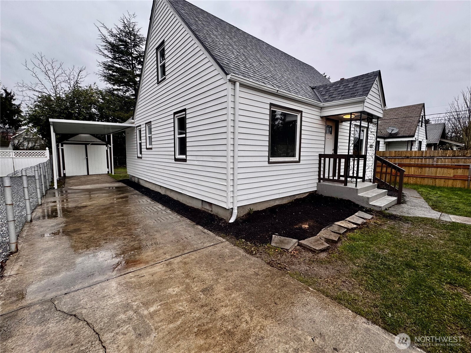 5410 S Cushman Avenue Property Photo 3
