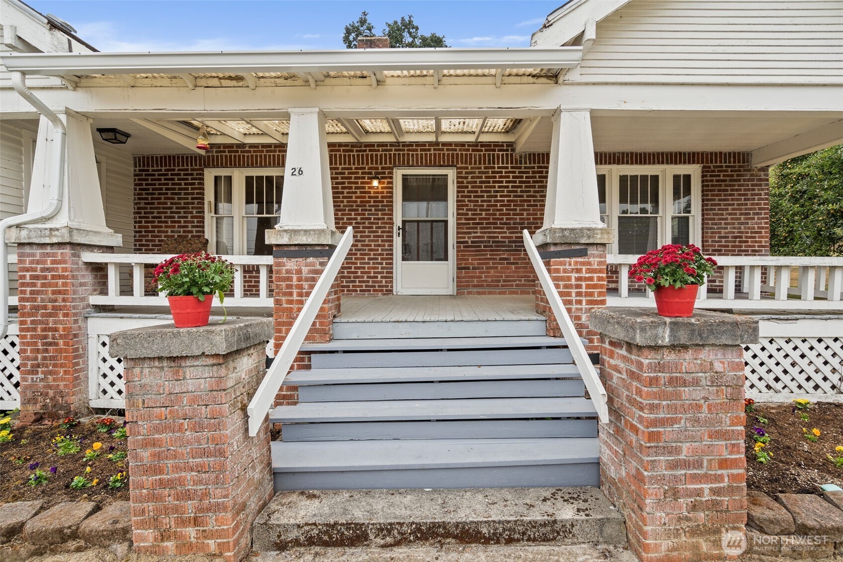 26 Se Spring Street Property Photo 3