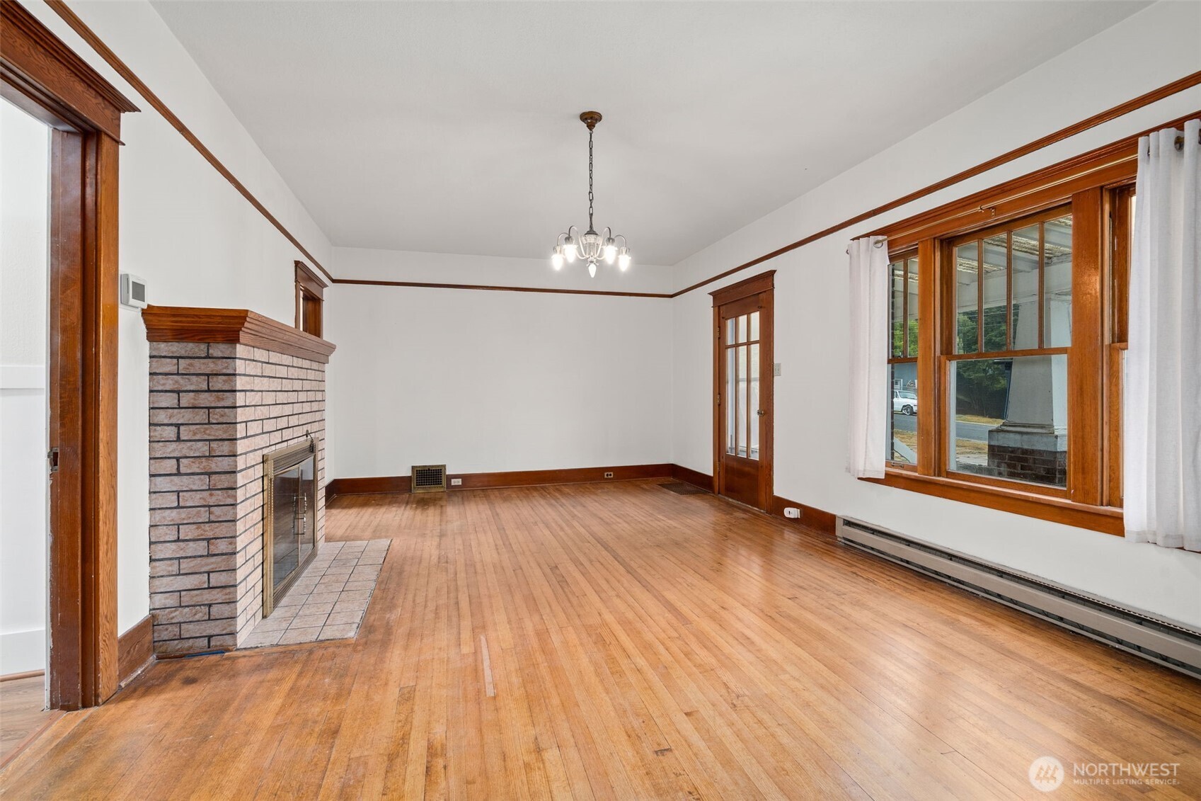 26 Se Spring Street Property Photo 9