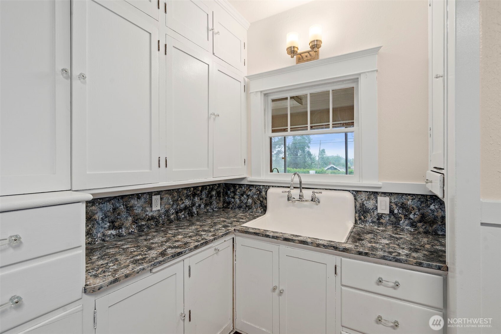 26 Se Spring Street Property Photo 11