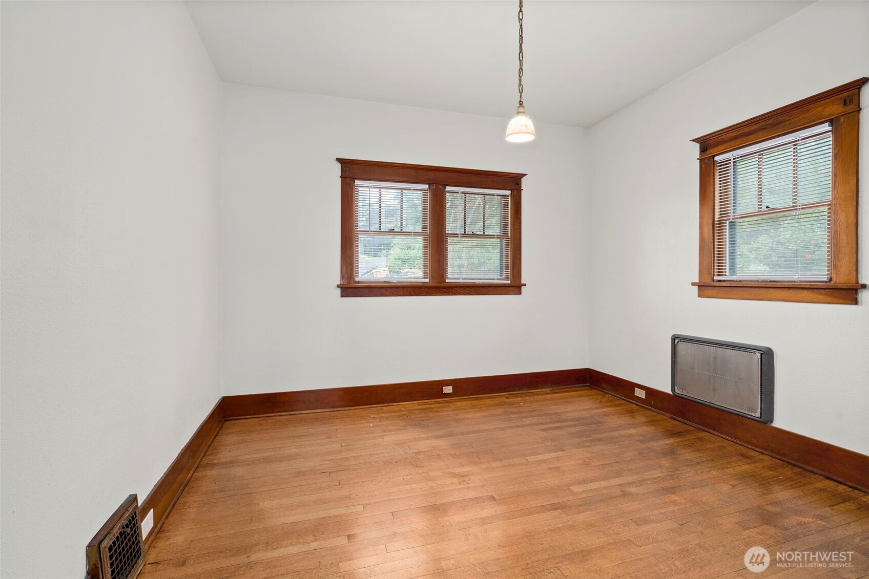 26 Se Spring Street Property Photo 21