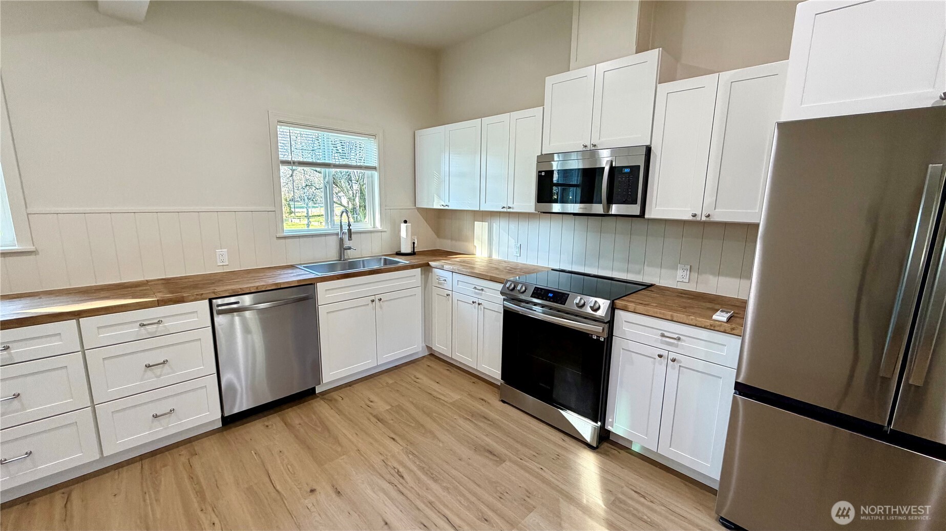630 7th Street Property Photo 10