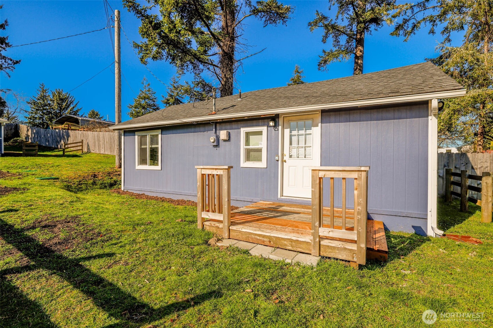 2803 S Woodhill Court Property Photo 8