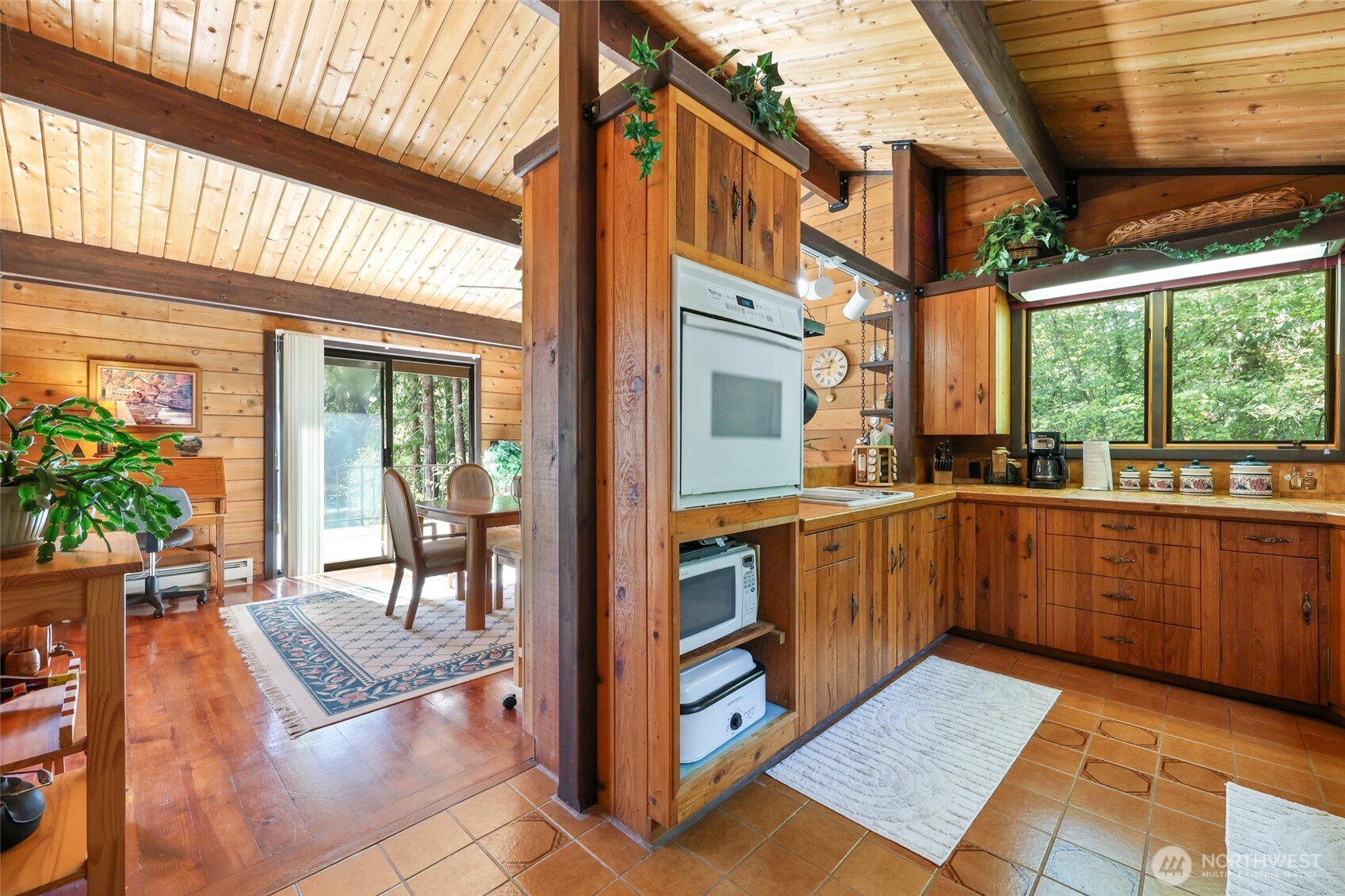 2484 Spencer Road Property Photo 16