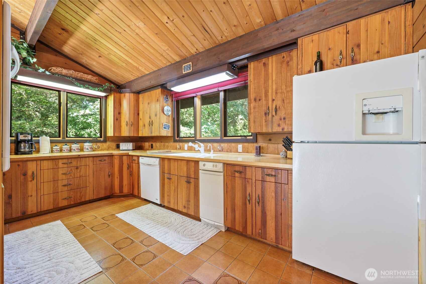 2484 Spencer Road Property Photo 17