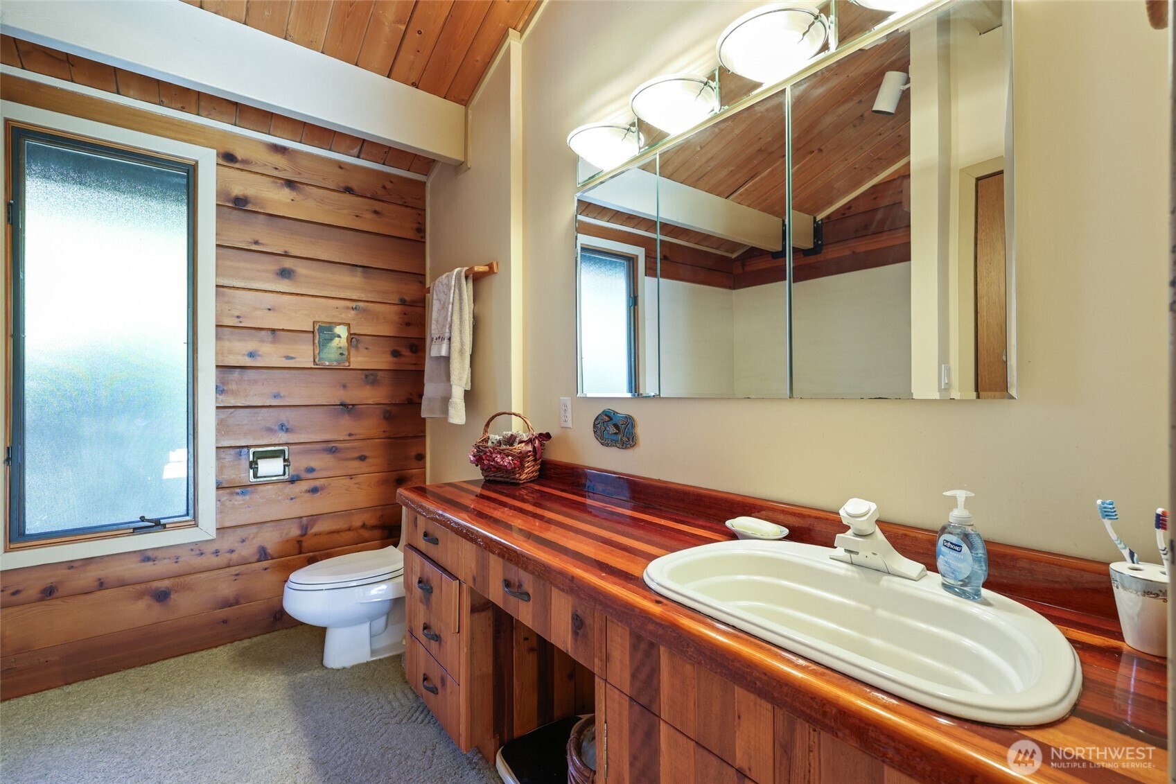 2484 Spencer Road Property Photo 21