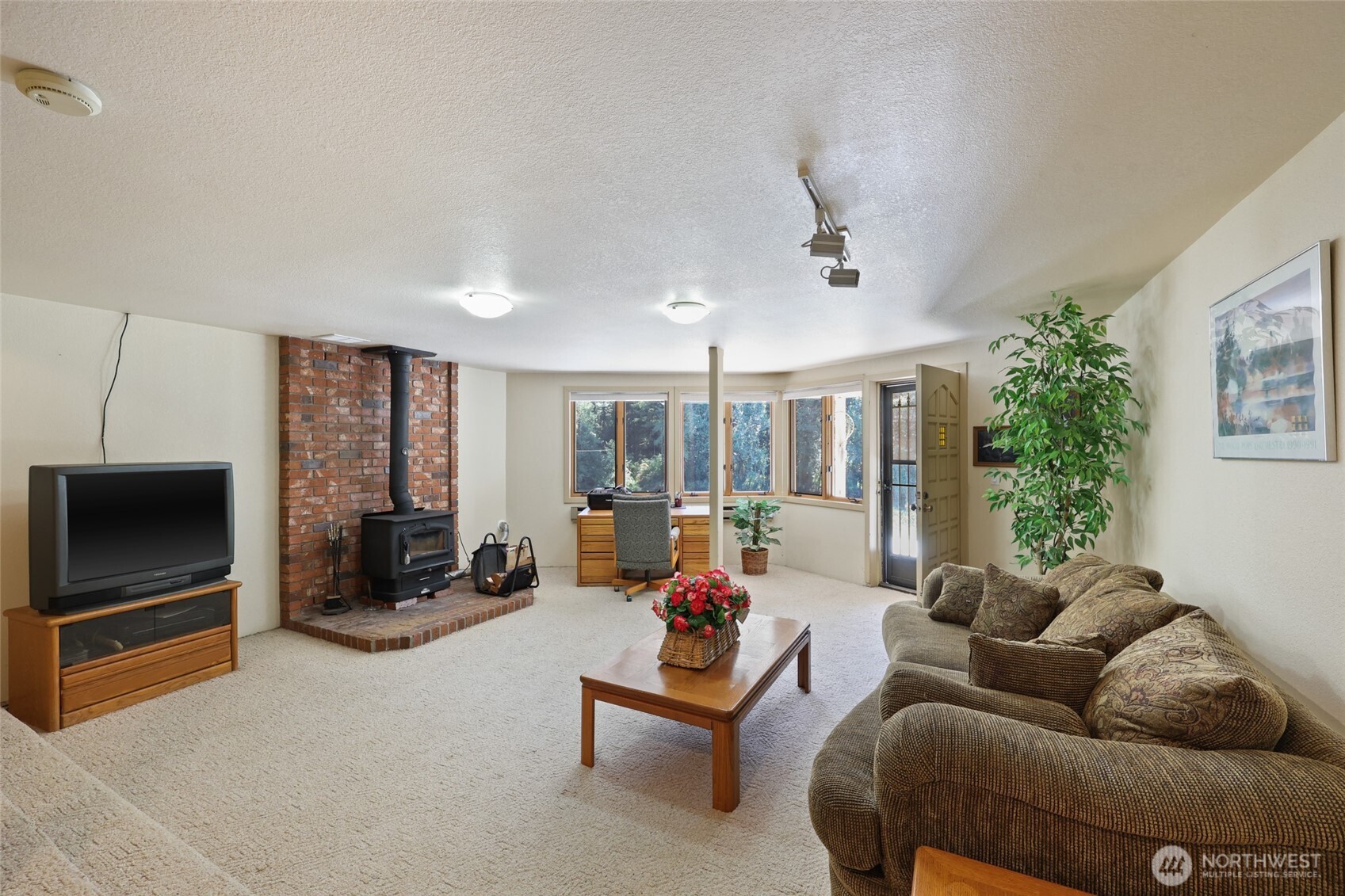 2484 Spencer Road Property Photo 23