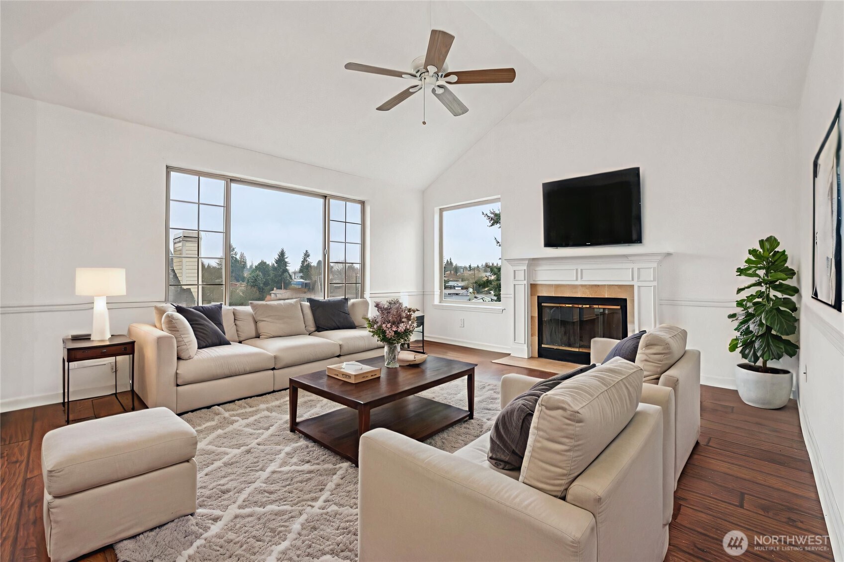 1111 S Villard Street D25 Property Photo 6