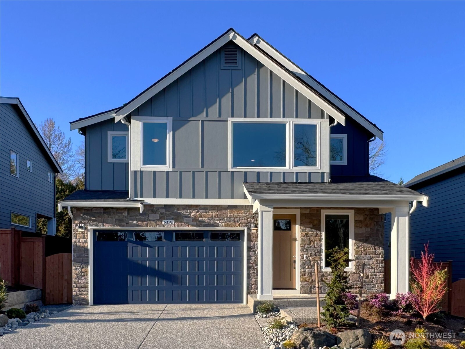 809 211th Place Property Photo 1