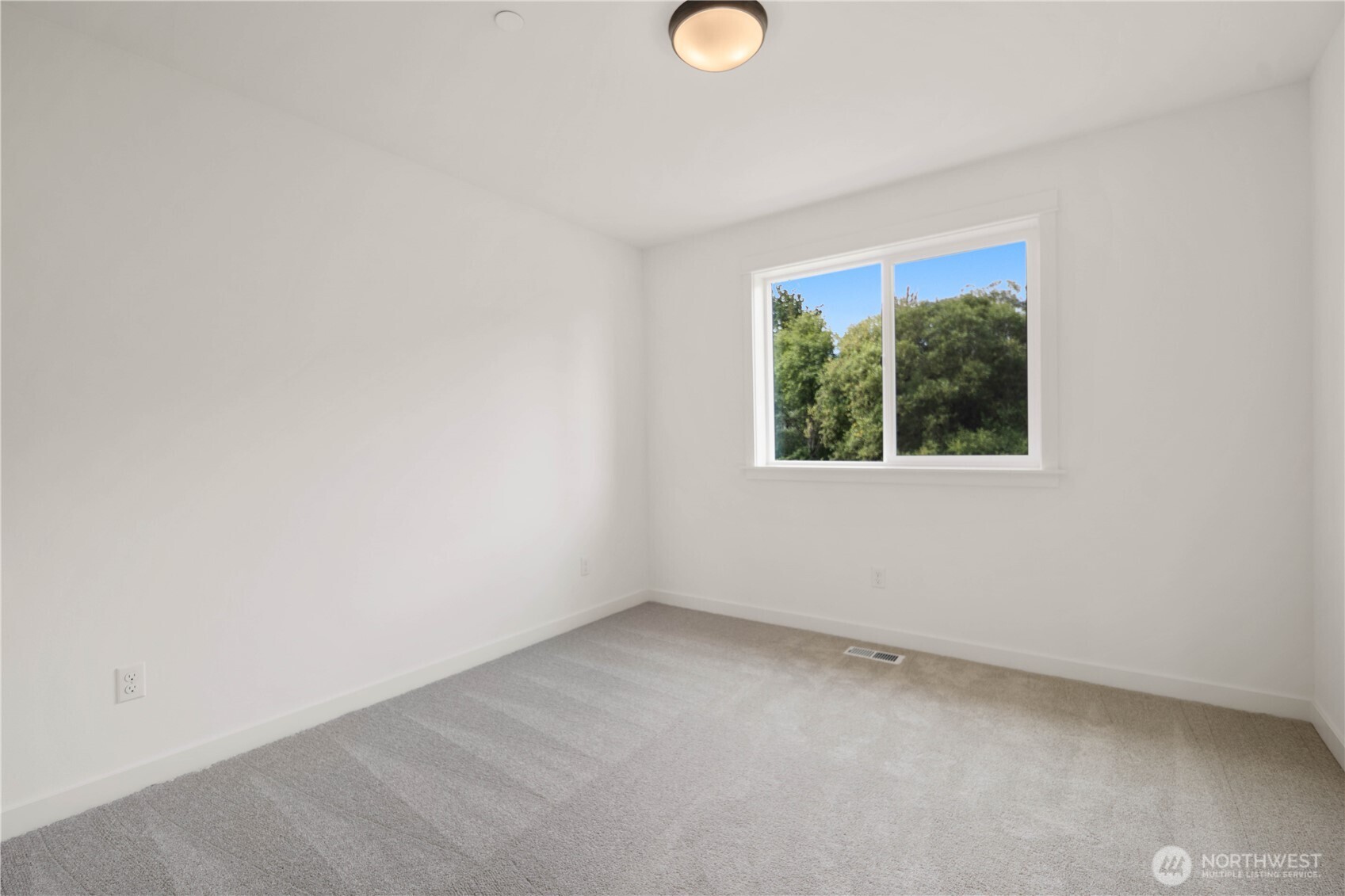 729 211th Place Property Photo 27