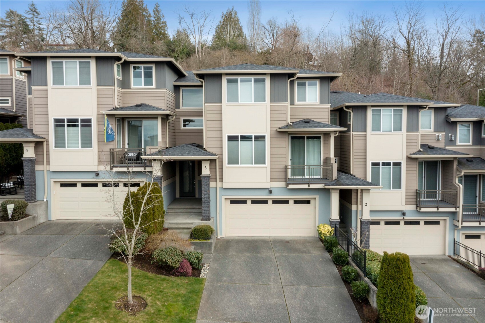 20702 93rd Place 3 Property Photo 1