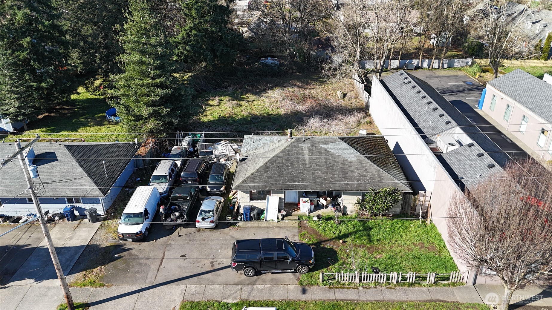 1081 Cedar Ave Property Photo 5