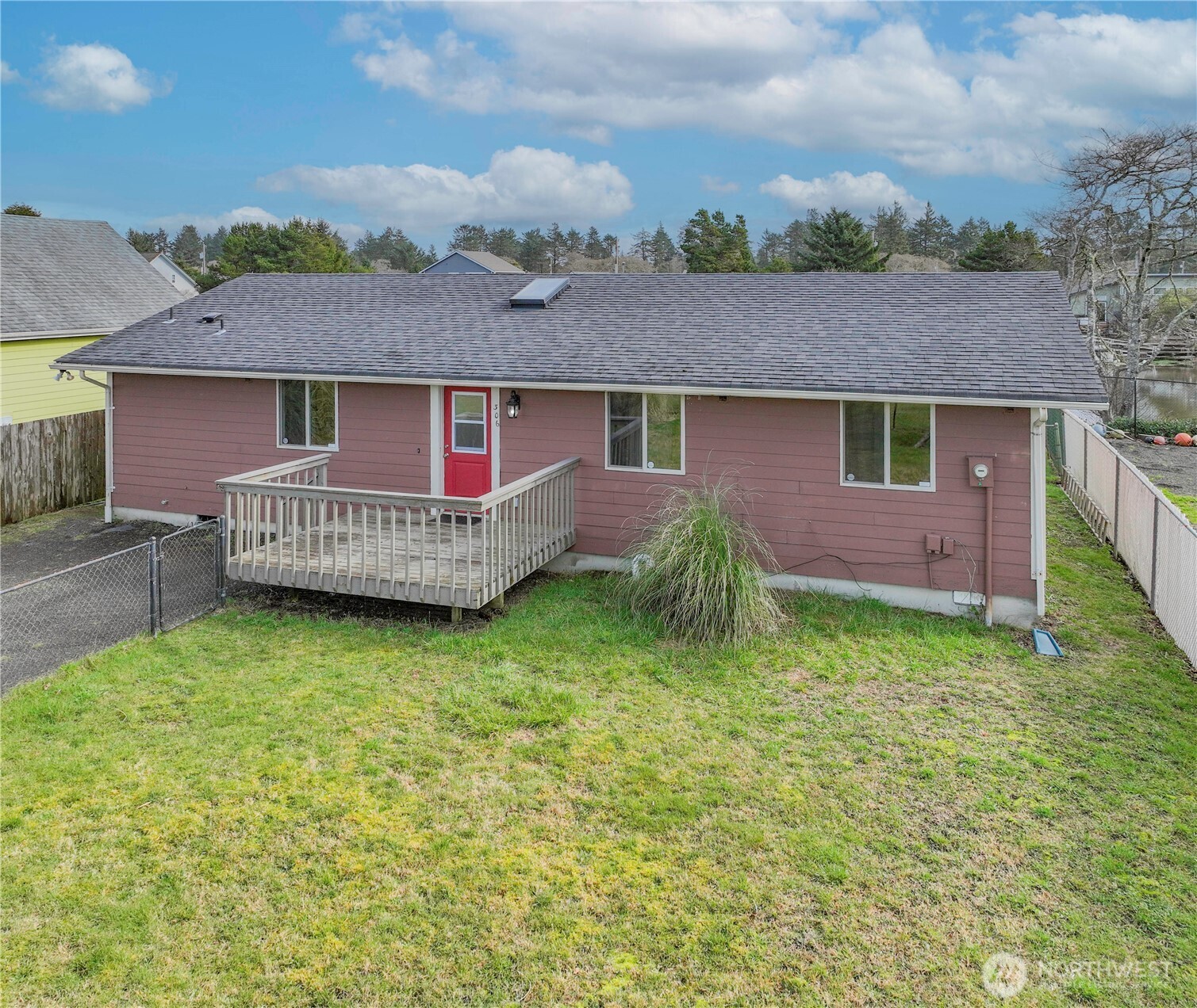 306 Point Brown Avenue Property Photo 13