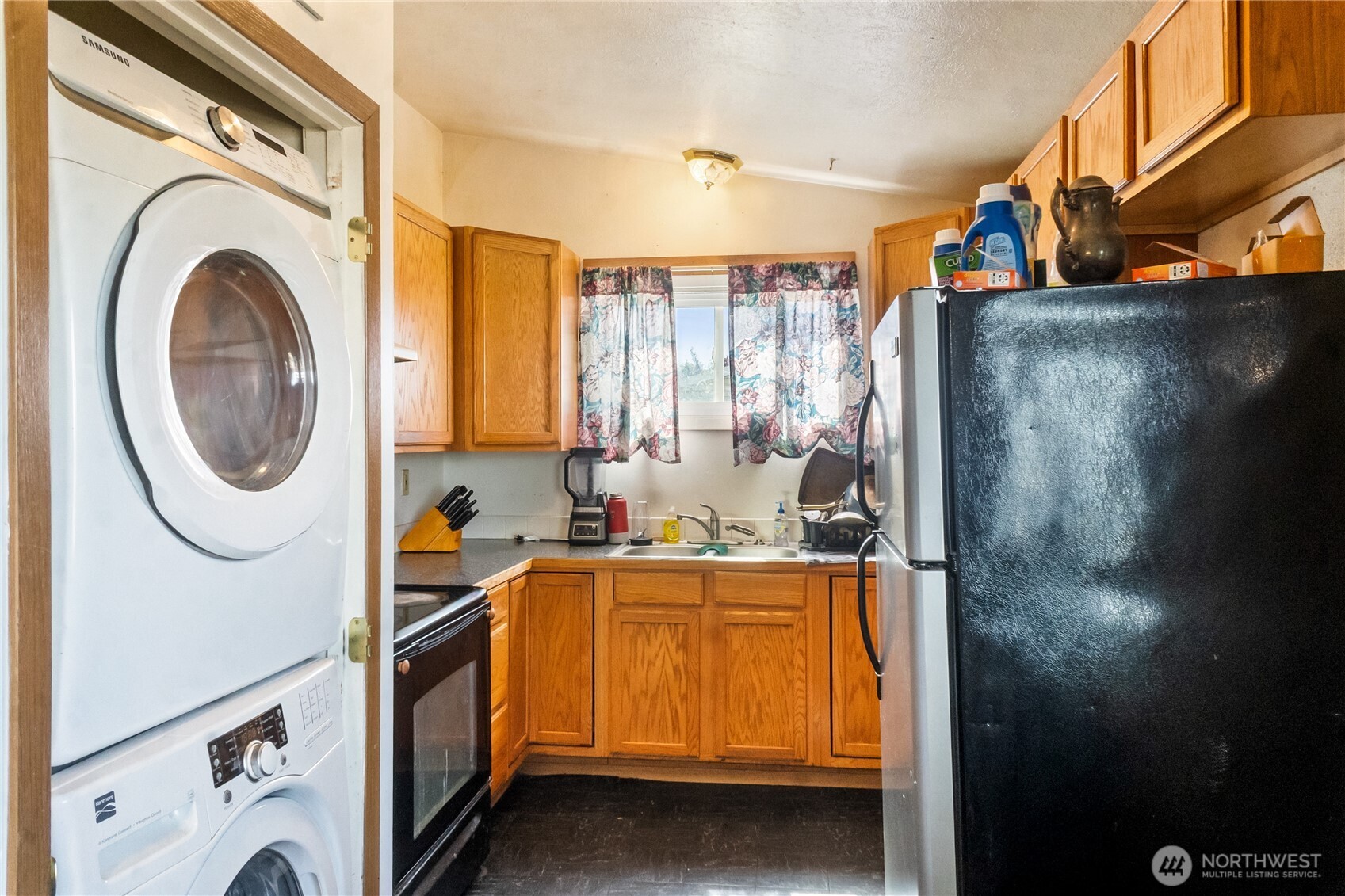 2284 W Rainier Road Property Photo 10