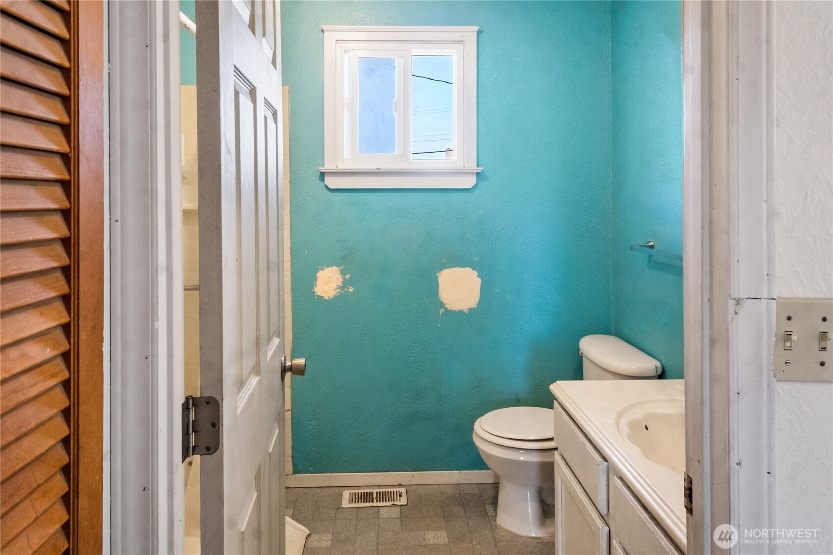 2284 W Rainier Road Property Photo 14