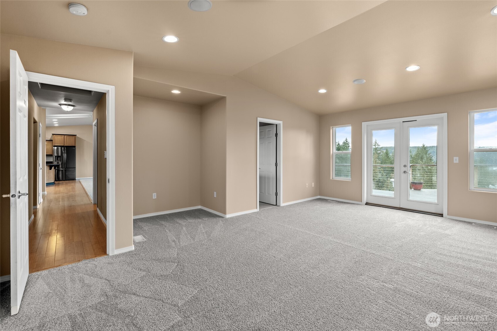231 E Linda Vista Court Property Photo 14