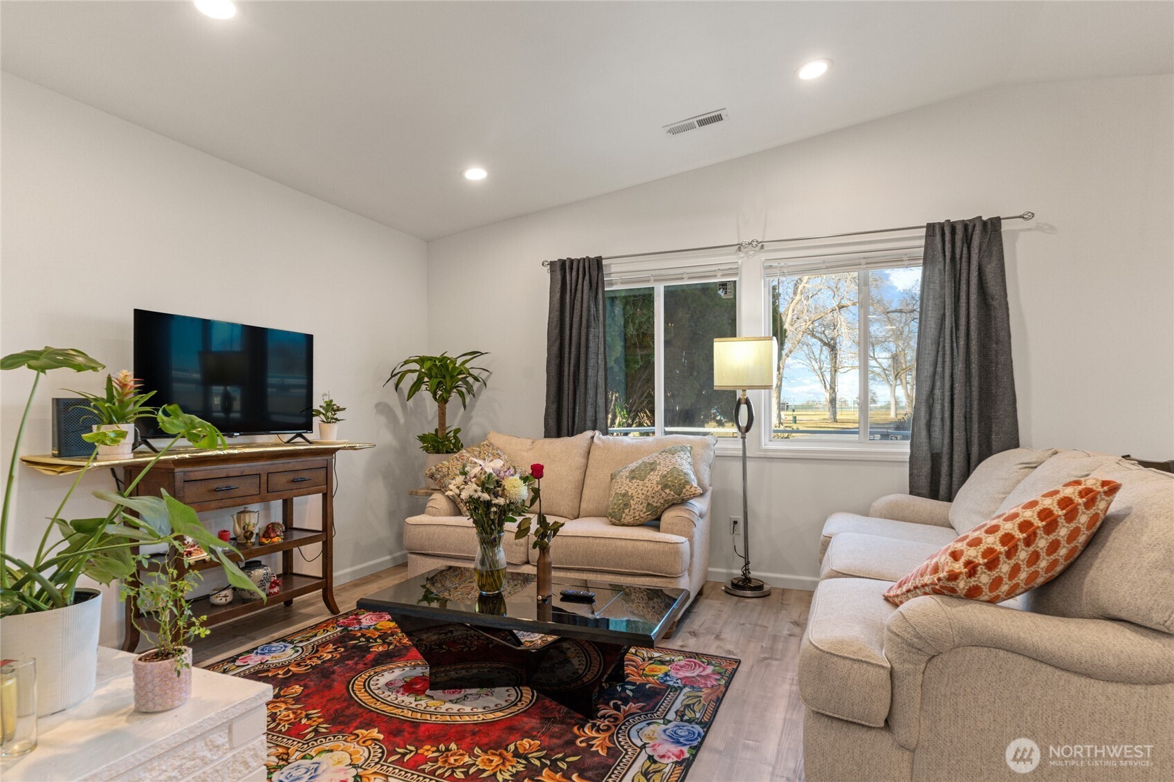 2427 W Texas Street Property Photo 4
