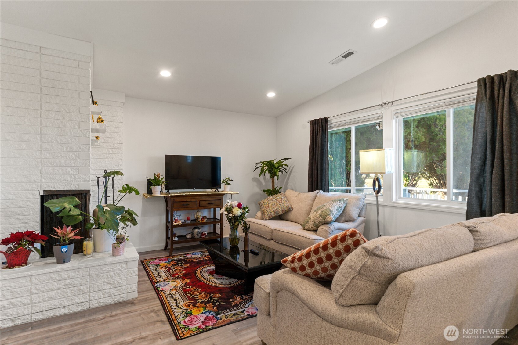 2427 W Texas Street Property Photo 5