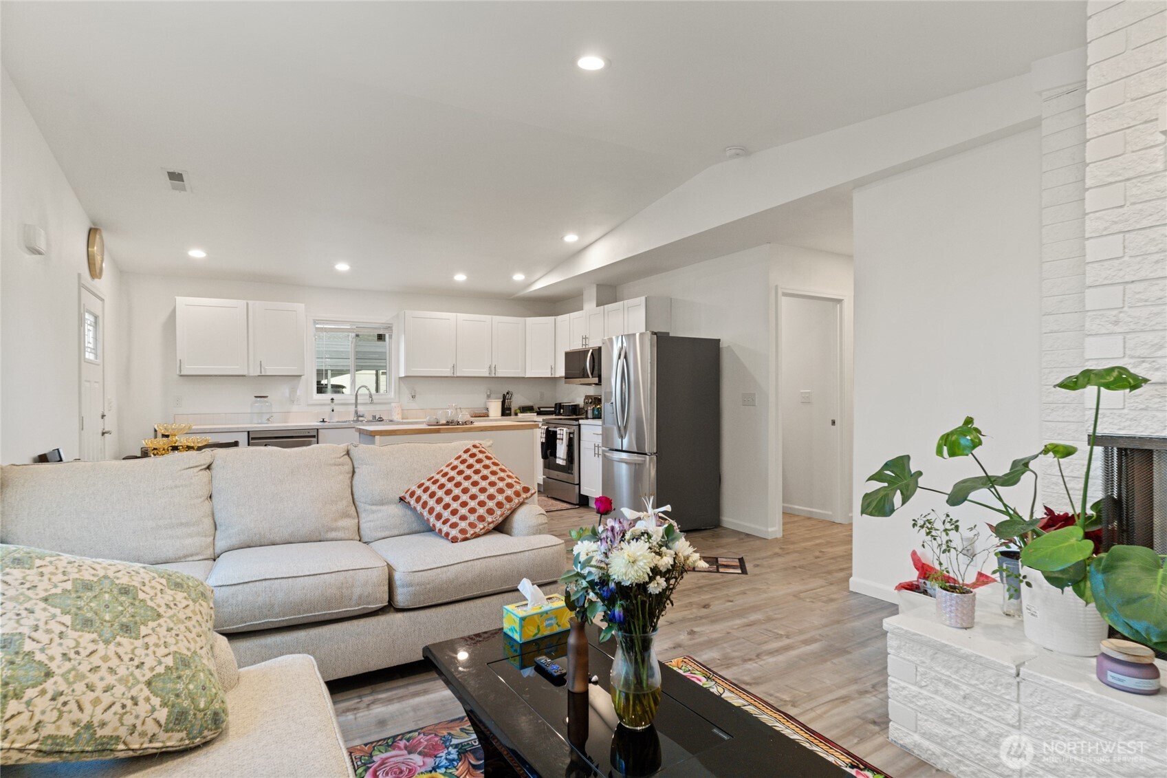 2427 W Texas Street Property Photo 7
