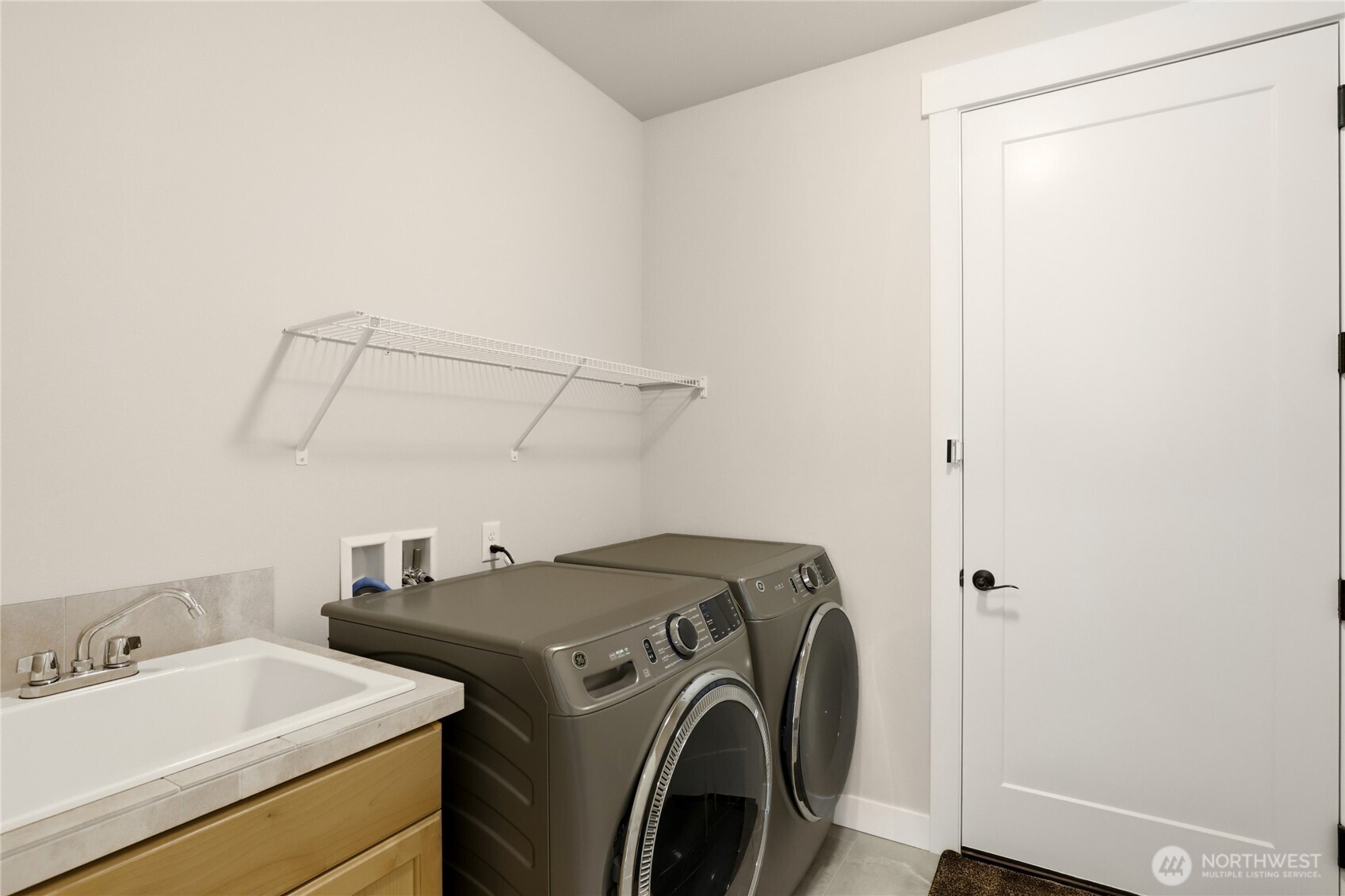 5487 Skyfall Place Property Photo 29