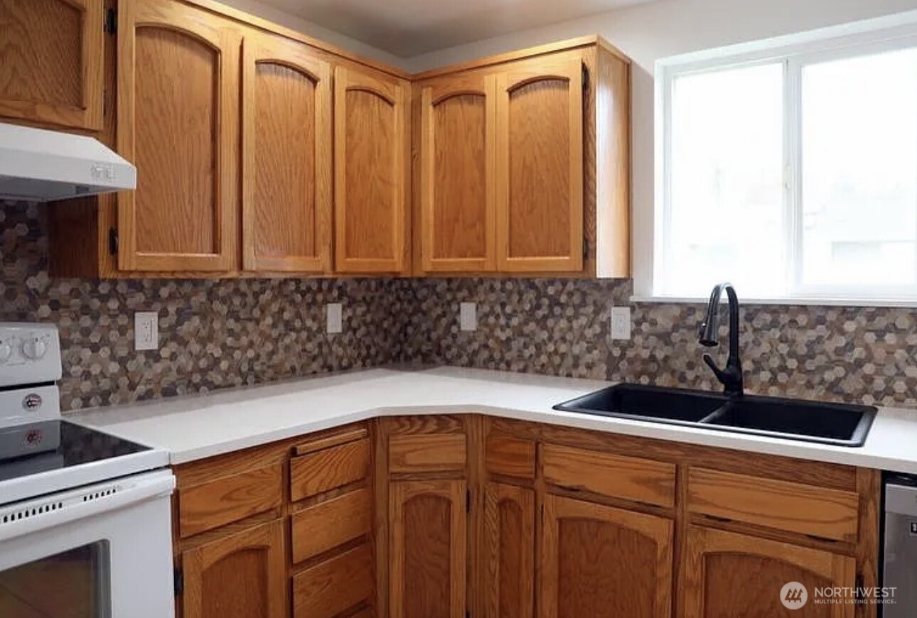 1226 Dewey Drive Property Photo 6