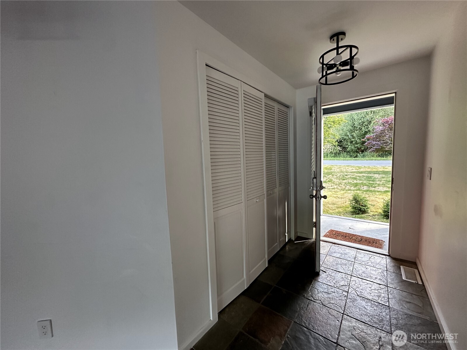 1226 Dewey Drive Property Photo 11