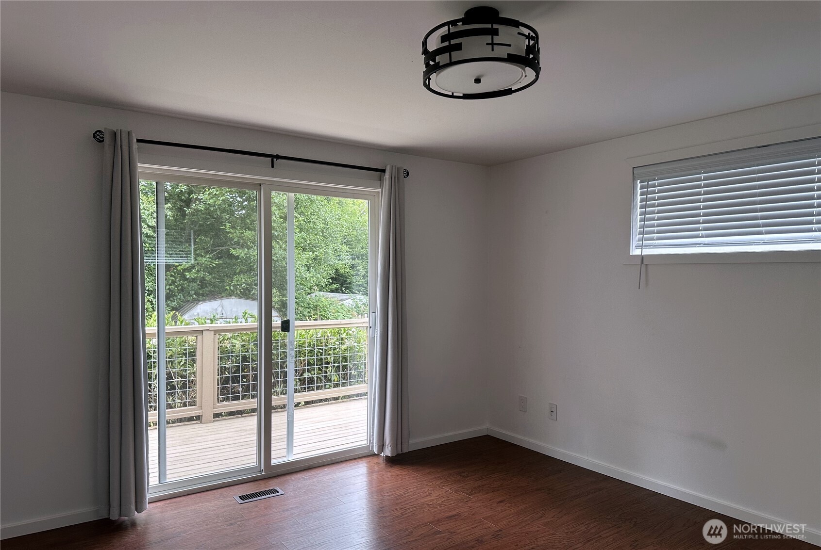 1226 Dewey Drive Property Photo 13