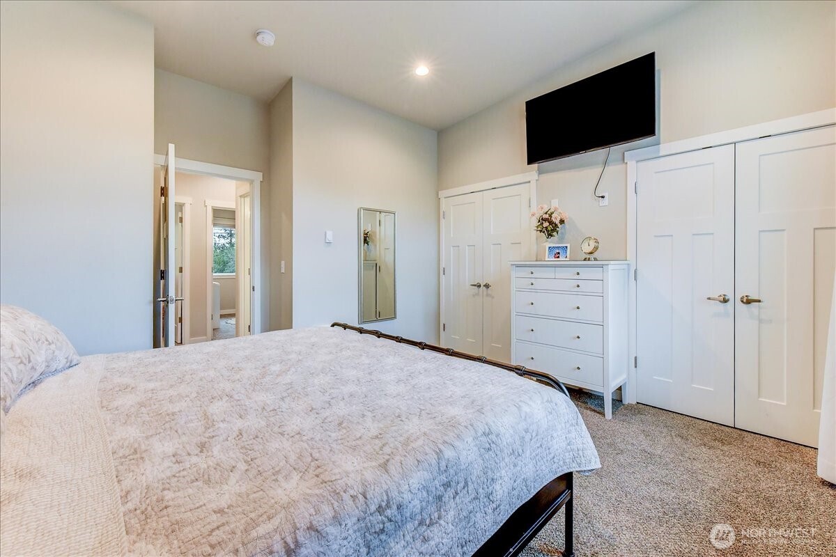 224 Raybird Avenue Property Photo 15